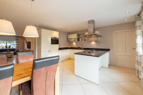 Medium property photo - Julianastraat 34, 4741 BW Hoeven